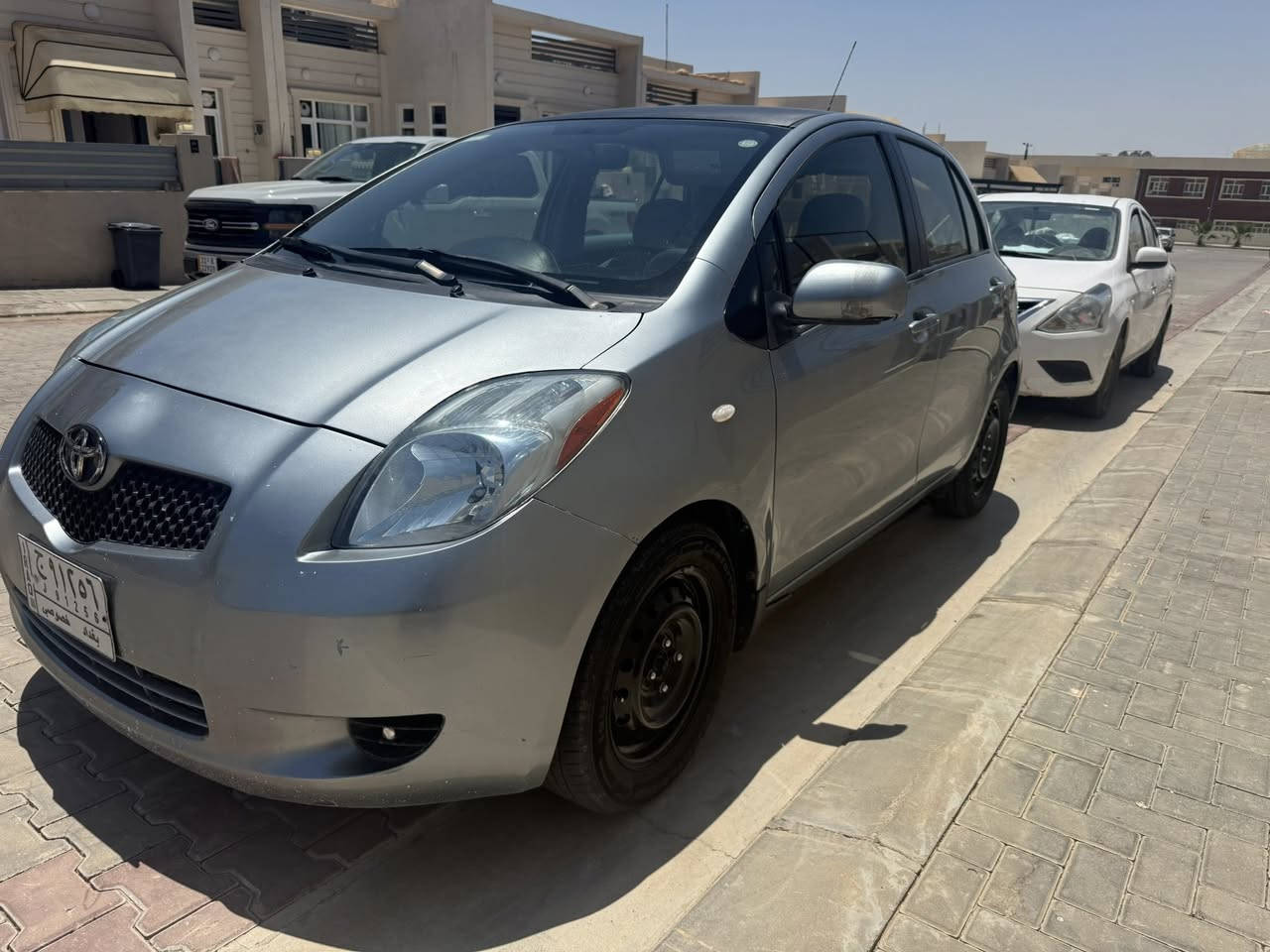 السلام عليكم تويوتا يارس هاج باك 2008 السياره عالبلاد كلشي بيها شغال گير محرك كفاله تبريد شغال گير عادي تخم تايرات دواخل بلاديه كشنات بلاد بدون تغليف السياره مصبوغه حزام بسبب الجراد وصورها موجوده قبل البخ السعر 67 للاتصال ***********
