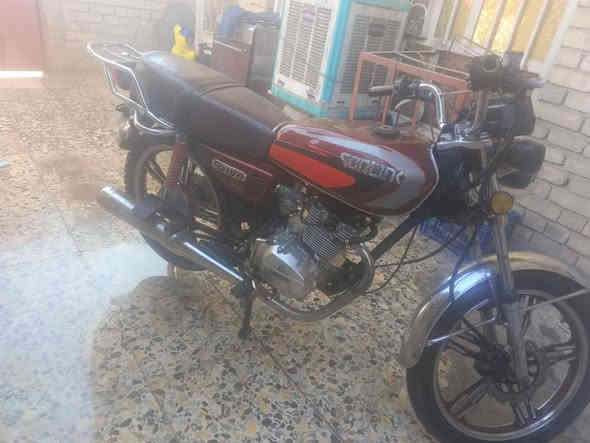 السلام عليكم شباب دراجه ايراني ٥كير مكينه ناعمه دراجه حلوع نضيفه مال بيت اروح بيها للشغل وارجع اصوليه مكاني بغداد المعامل سعرها ٥٠٠بيها مجال***********
