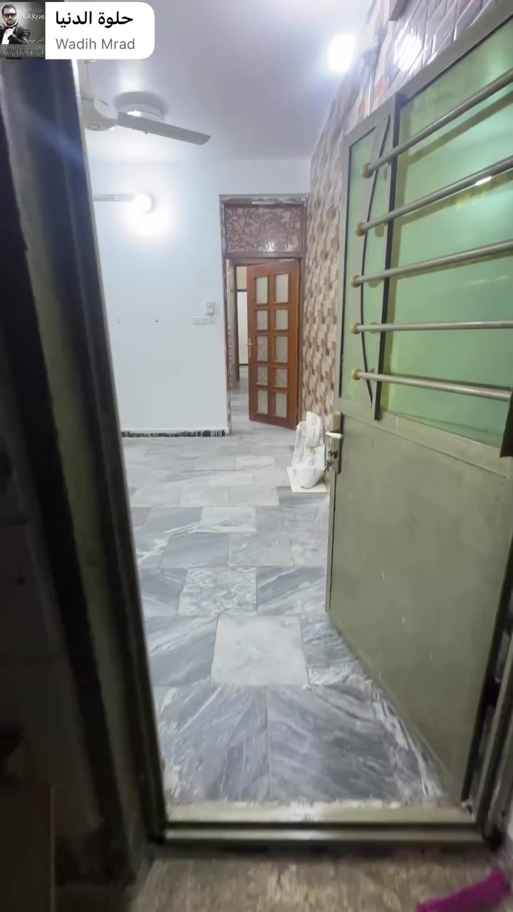 شقه للايجار طابق ارضي تحتوي على غرفه وصاله وخدمات مع مطبخ معزول موقع شارع عمر بن عبد العزيز 
للاستفسار ‭٠٧٨٤ ٦٢٩ ١٦٠٩‬
