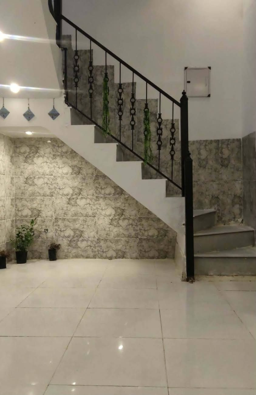 السلام عليكم بيت لبيع  برئاسه الوزراء الأولى بصف الركن 3 بيت عن التبليط قاط ونص يحتوي على استقبال ومطبخ وثنين غرف نوم وثنين حولي مع 3 ثلاث صحيات كامل من كلشي نقص فقط شتايكر  الاستفسار الاتصال أو واتساب ***********
