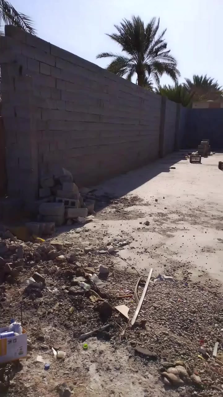 بنايه للبيع طابو سند 25 تحويل اسهم بسم المشتري ركن 
المساحه 800 متر واجه 31 نزال 25 متكونه من 7 محلات 3 منهن مخازن و4 محلات  الوارد الحالي 900 الف وباقي مخزنين ما متاجرات 
الابراهيميه شارع العام الرابط بقناة كربلاء 
‏‪***********‬‏
