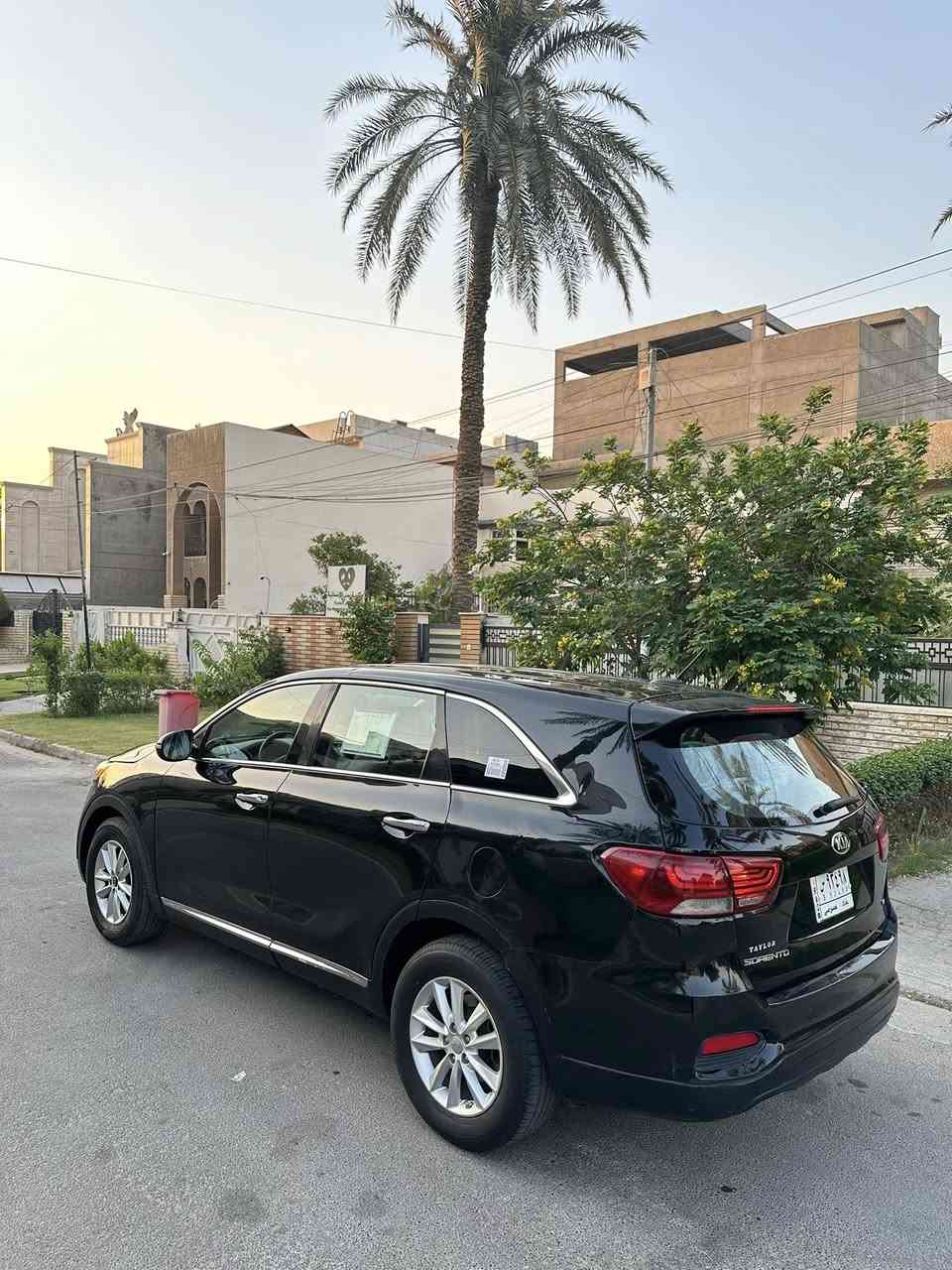 السلام عليكم 
كيا سورنتو 2020 رقم بغداد 
وارد امريكي محرك 6 سلندر 7 راكب 
ماشية 90 الف بجم كبس 
حادثها بابتين مبدلات اصليات 
ايرباك البردة فقط وراجع سستم 
باقي السيارة مكفولة كير محرك 
على وضع الشركة مابيها نقص 
مكاني بغداد / البلديات سعرها 168 
للاتصال فقط : *********** ☎️
