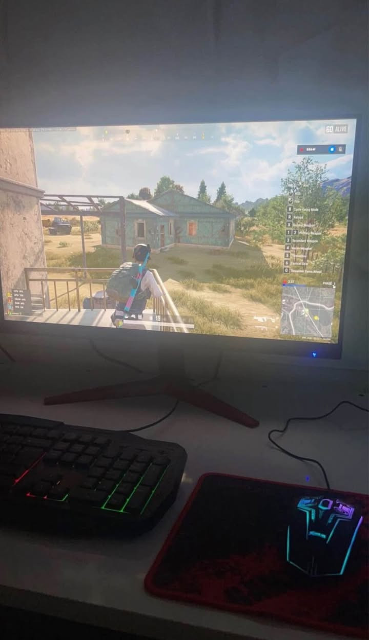 کۆمپیوتەری گەیمینگ زۆر کەم ئیشی کردووە وەکو تازە وایە شاشەیەکی (acer 165Hz) و (ups 1200w) و کیبۆردێکی لەگەڵە
مواسەفاتەکانی:

CPU : Ryzen 5 5600 
MB : B450 MSI
COOLER : Cooler Air Alseye 1-Fan RGB GPU : RTX 3060 T| Zotac 2-Fan
RAM : 16GB 3200Mhz T-Force 
SSD : 256 NVME M2 TeamGroup 
HHD : 1TB Segate 
PS : Zalman 650W 80 plus Bronze
CASE : DK361 4-Fan RGB 

بۆ نرخ چات بنێرە یان تەلەفۆن بکە
0750-861-31-28 شمشمل, السليمانية


**إذا كنت صاحب هذا الإعلان وتريد حذفه لأي سبب، رجاءا أرسل رسالة إلى الدعم الفني**