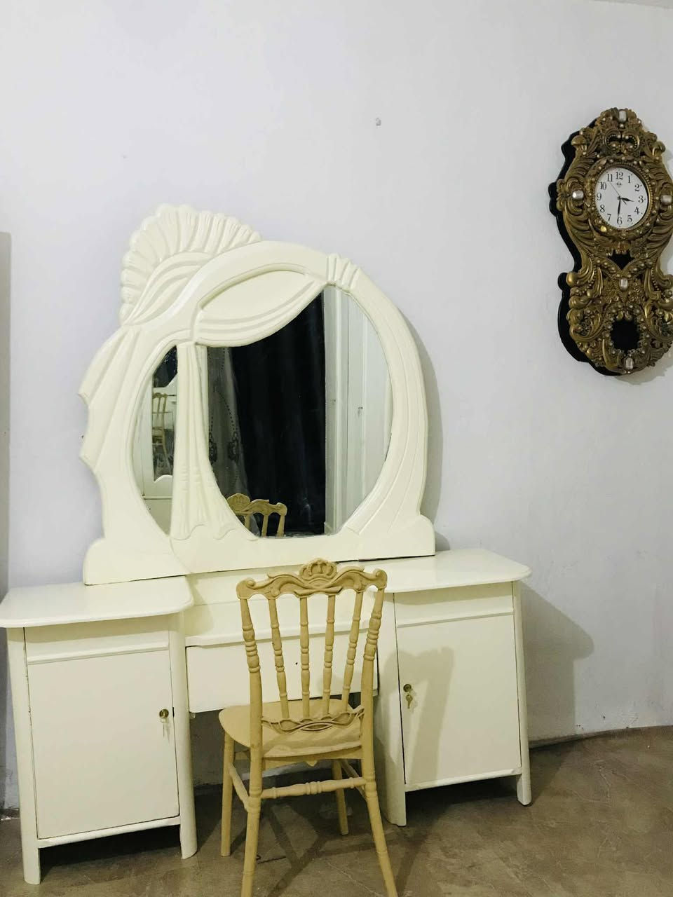 غرفه صاج بورمي ام  ٦ ابواب ققيله داخل وخارج صاج مصبوغه ابيض صبغ حراراي بس صبغه ب٤٠٠ الف ستوه مصبوغه قفاله جدد بس امرايه مال تاج نكسرت عنوان بابل ابي غرق  السعر ٦٠٠ وبيه مجال ***********  بي واتساب
