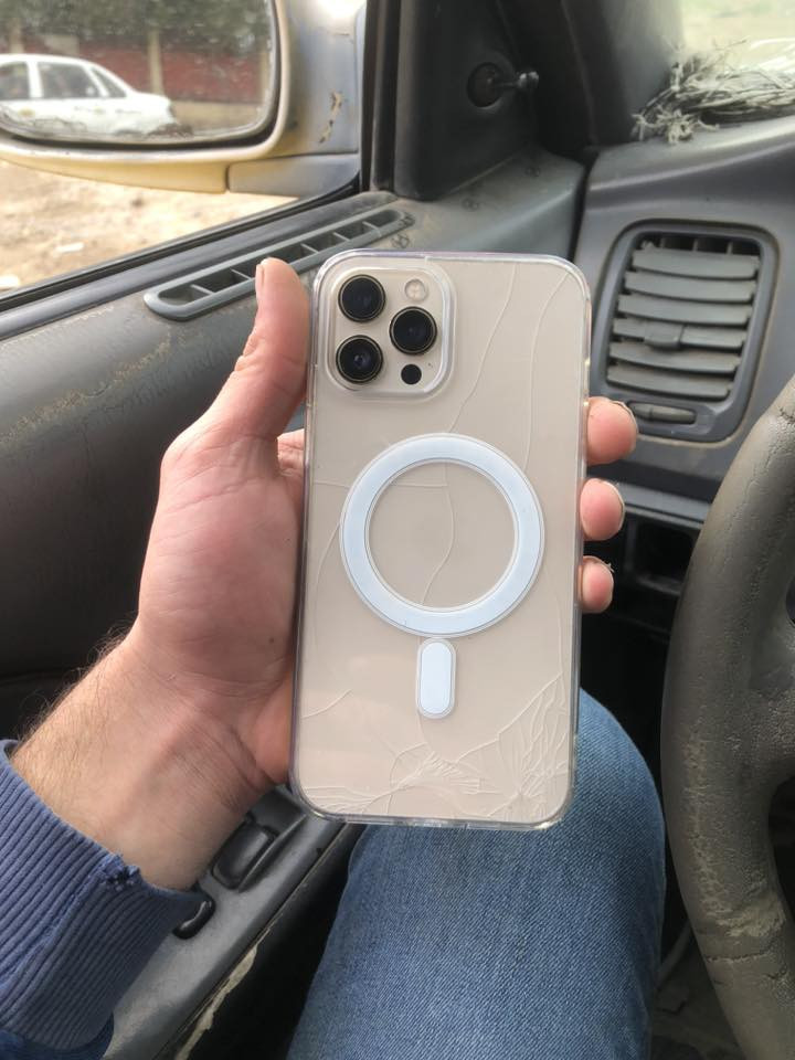 12 برو ماكس دبل خط ZA مبدل شاشة وبطارية الضهر مفطور والكامرة تشتغل بس عل 0.5 سعرة قفل من الاخير 300 مكاني تكريت ***********
