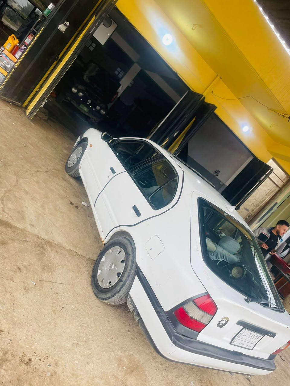 للبيع نيسان بريميرا موديل 91 حجم 20 كير عادي محرك بيه صرف سياره نضيف طخم امامي خلفي جديد طخم تايرات جديد جامات كهرباء فتح سلايت تبريد بس يعوزه صونده و غاز شرط رقم سنويه لي 2029 سنويه عطم مكان السياره بعشيقة الاستفسارات عل رقم موبايل ***********
