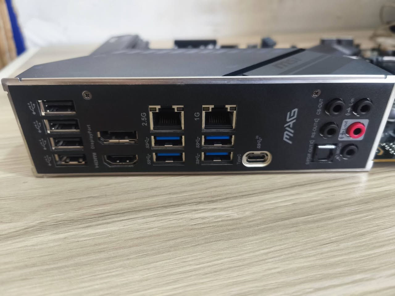 السلام عليكم 
كومبو مستخدم نظيف جداً للبيع 

المعالج cor i5 10400f
البورد MSI MAG B560 torpedo 
هارد m.2 256gb 

السعر 190 الف(سعر ثابت)
مكاني بغداد ومتوفر توصيل


**إذا كنت صاحب هذا الإعلان وتريد حذفه لأي سبب، رجاءا أرسل رسالة إلى الدعم الفني**