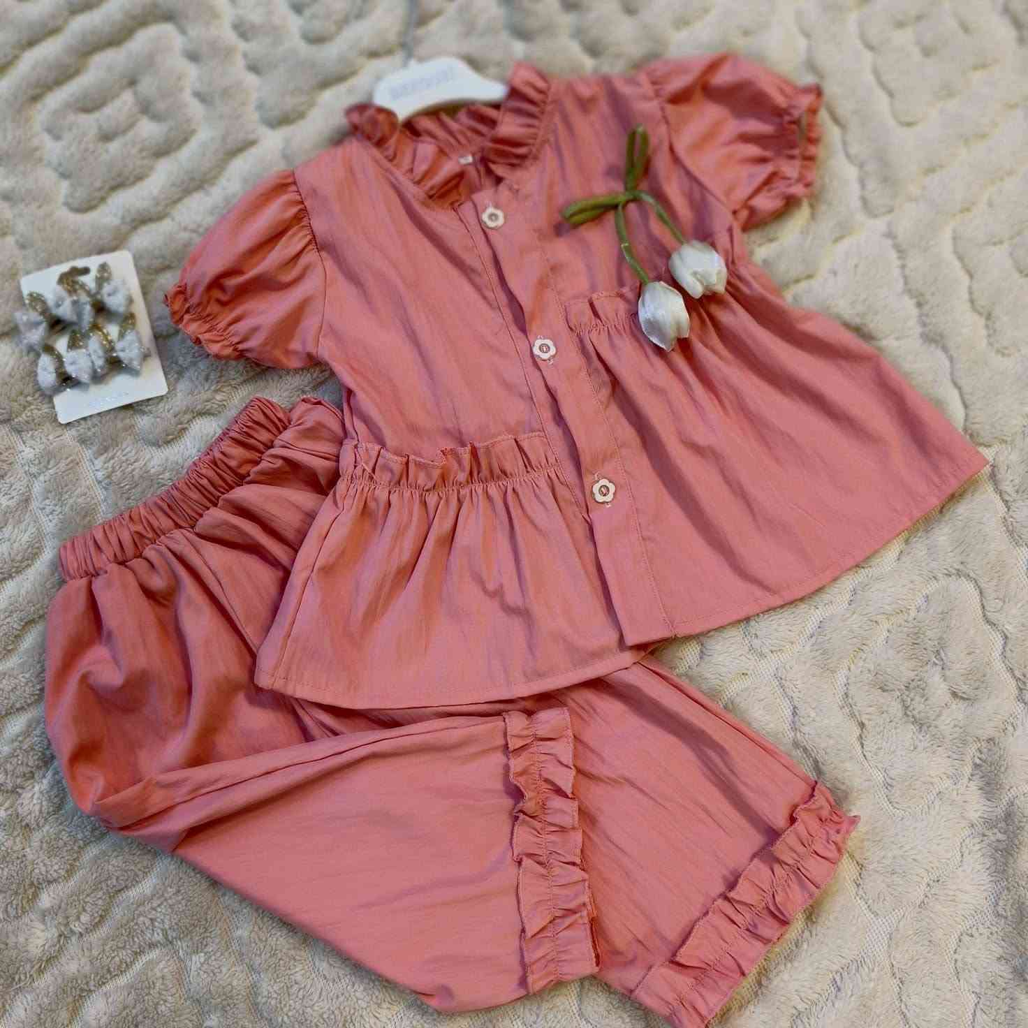 🌸طقم الزهور للبنوتات 🌸

نعومة وبراءة بإطلالة تخلي بنوتتج مثل الدمية 😍✨

🎀 متوفر بلونين يهبلن:
💙 أزرق سماوي
💗 وردي ناعم

القياسات /من 2 إلى 5 سنوات 
السعر /8 الاف 

✔️ تصميم كيوت ومريح
✔️ خامة خفيفة مناسبة للصيف
✔️ تفاصيل الزهور تضيف لمسة ناعمة وفخمة
✔️ مناسب للطلعات والتصوير واليومية

📏 القياسات متوفرة

ا🚚التوصيل داخل المحمودية ألف اكثر من قطعه مجاناً 

📩 للحجز والاستفسار راسلينا خاص قبل نفاد الكمية 💕


**إذا كنت صاحب هذا الإعلان وتريد حذفه لأي سبب، رجاءا أرسل رسالة إلى الدعم الفني**