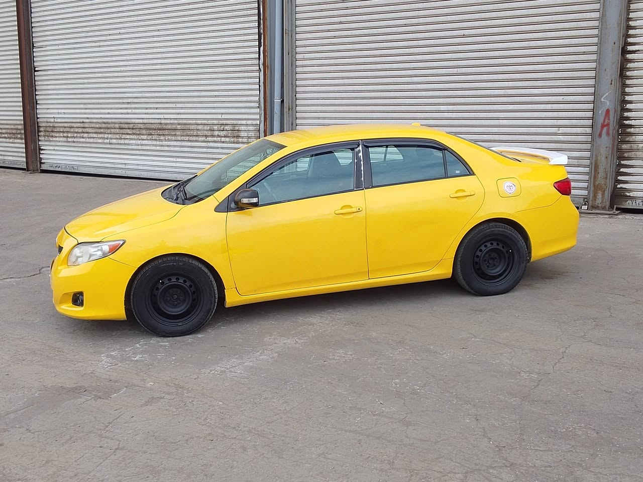 السلام عليكم
للبيع كورلا موديل 2010 سيارة نظيفه بمعنى الكلمه 

وارد امريكي  الحادث باب السائق ونص الدوسه 

كير محرك نظيف كهربائيات شغاله 

تبريد شغال 

رقم بغداد انكليزي هزه جديد 

سنويه بأسمي هيئة غرامه صفر  

تحويل ثاني يوم

مكان السيارة الاعظمية

السعر95

***********
