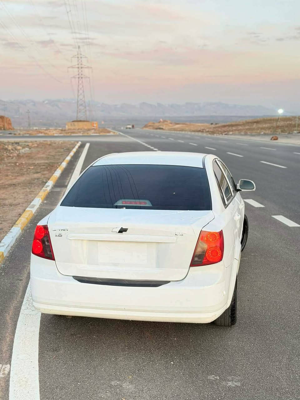 شوفرليت ئوپترا موديل 2012گير عادى 
گيرومه كينه و ته بريدى به شه رت
سه نه وى نويه جائيزه 
يه ك دوسه و سه ر هيلاليكى بوياخه 
بى ليدان پشت و پيش كه پس 
شوين كويه *********** كويسينجاك, أربيل
