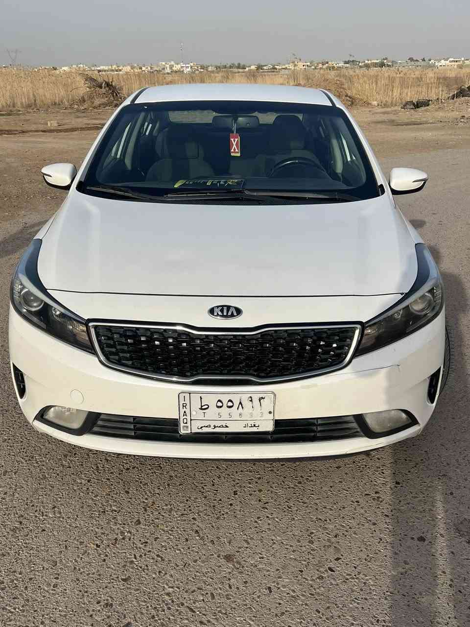 السلام عليكم 
سيراتو 2017 للبيع خليجيه بيها 3 قطع صبغ بيها حداديه خير من الله كله جديد ونامه السياره تحويل ثاني يوم السعر 120 وبيها مجال للشراي للاستفسار ***********
