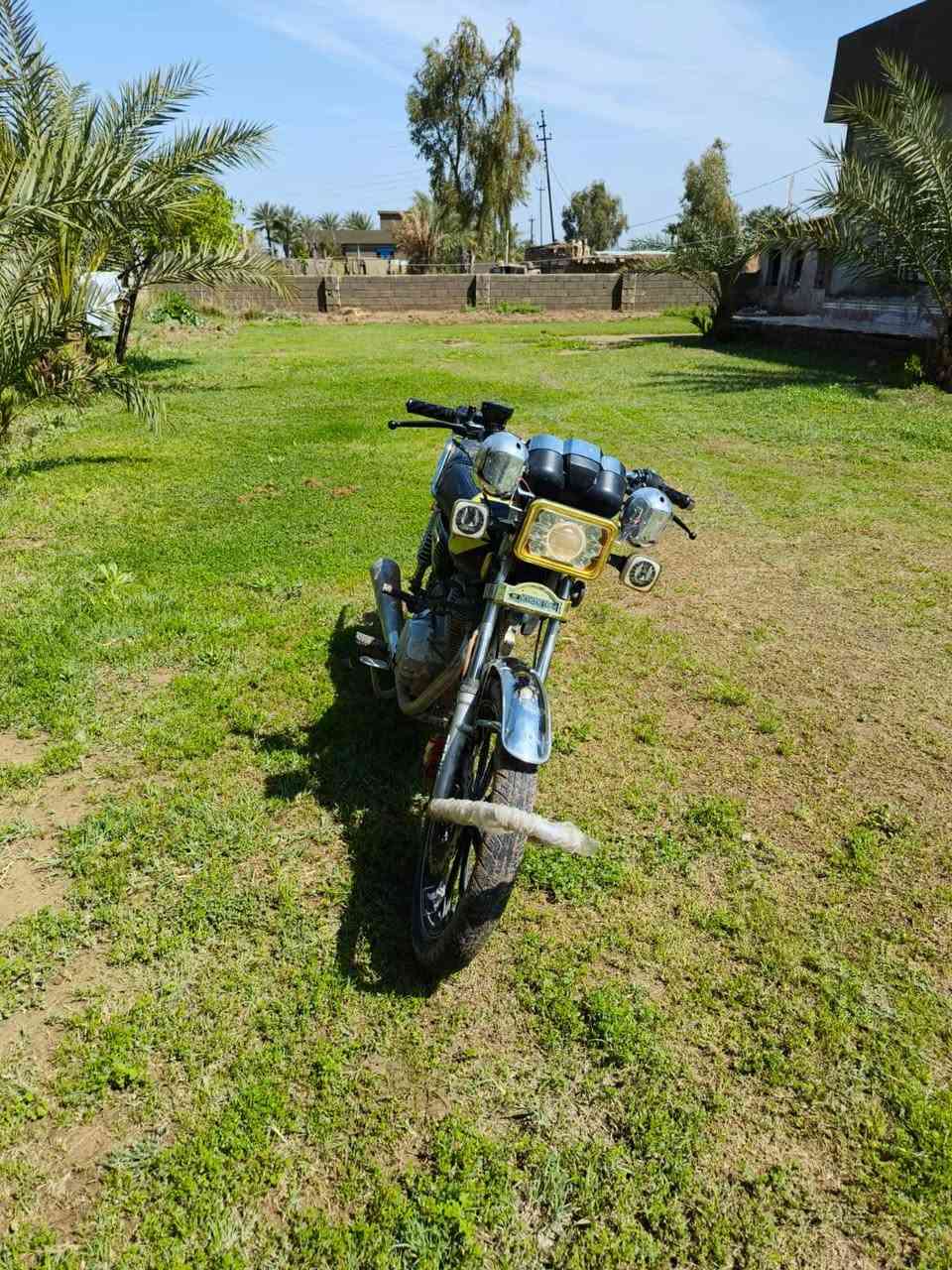 دراجه للبيع سيفون موديل 24 محرك 200 ديالى كنعان
***********
