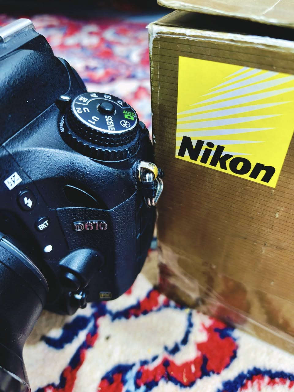 نيكون D610
شتر50k
نضافه البدي 90%
ملحقات كارتونه وشاحنه وبطاريات ثنين 

عدسه نيكون 70-200 فتحه 2.8
الاصدار الثاني نانو كرستال نظافه العدسه 90%

سعر البدي 450 
سعر العدسه مليون و150 
بيهن مجال قليل للشراي
مكاني بغداد الحريه 
***********
