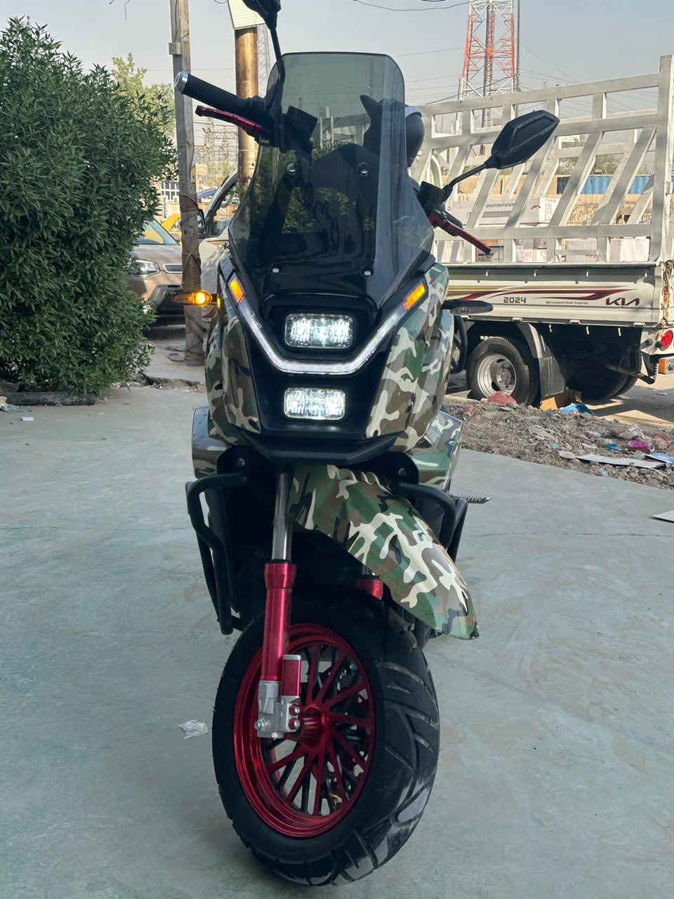 دراجه جبلي شحن للبيع 
النمر ٣
السرعه تقفل ١٠٠
فول حساسات 
نضام ترجع بك
الون مميز عسكري 
البطاريات ٤ ليثيوم 
الدراجه كلش نضيفه بس البريك الأمامي يرادله براغي وخلاص 
تجي تفحص وشوف مكانها البلديات او الامين 
السعر ١٢٠٠
الرقم ***********
