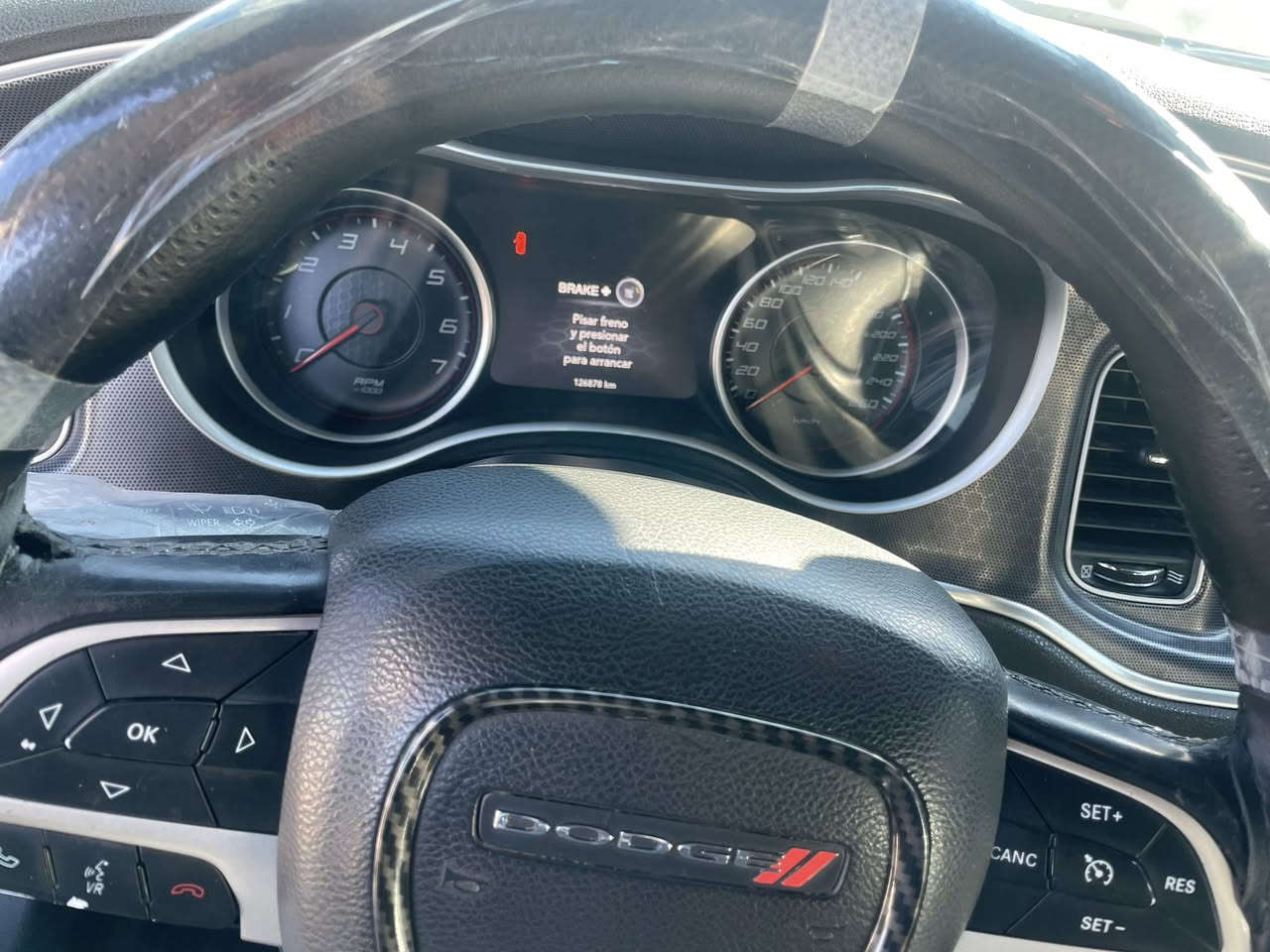 بيع او مراوس برام جارجر  كلين  ٢٠١٥ بيه  دعجه  اصبع بالجاملغ الامامي. وشخص اربع اسابع بالباب الخلفي كفاله من فتح تبديل صبغ اس اكس فتحه تنته اربيل باسمي. ماشيه اقل من ١٤٠ الف كيلو  
مراوس برام. او بيع 
*********** 
١٨٥ $
