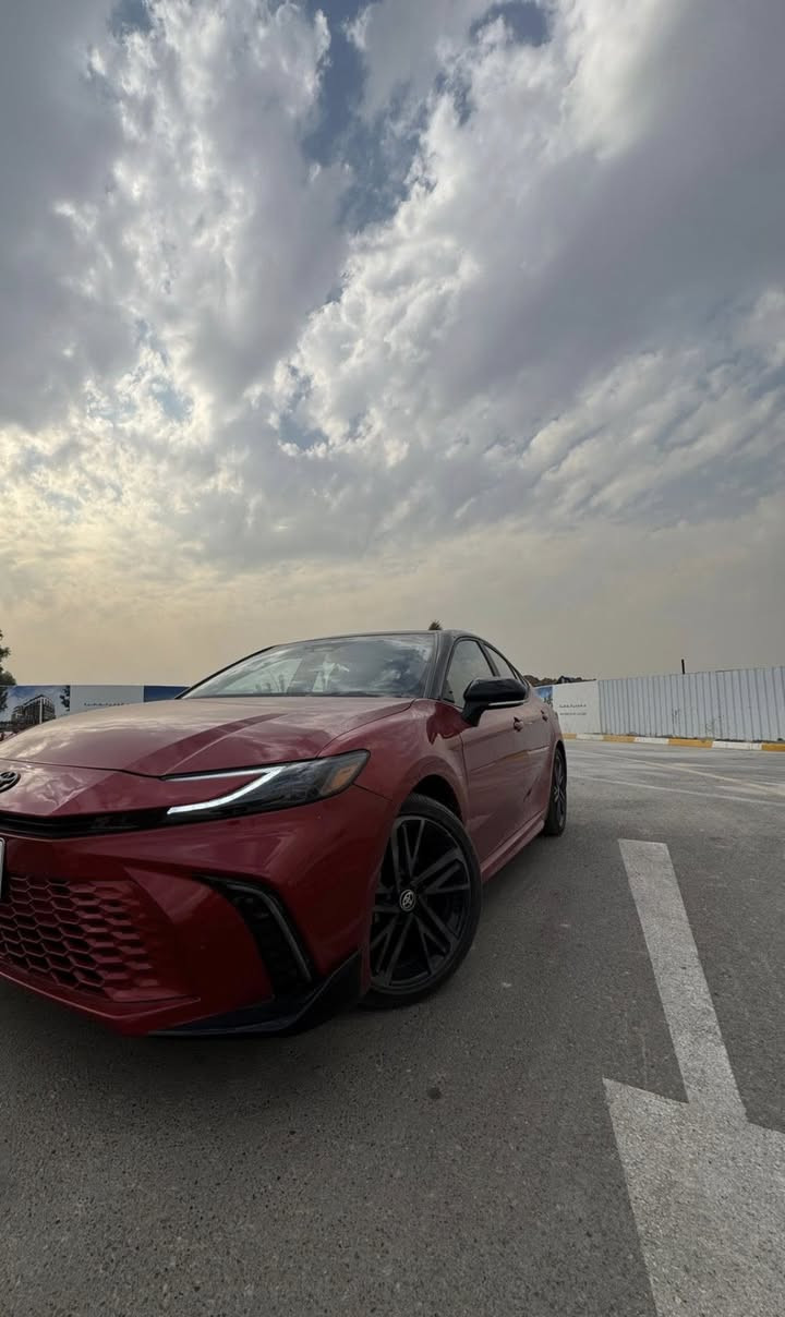 كامري 25 هايبرد ماشيه 21 الف كيلو 
رقم بغداد الجديد فول ماعدا الفتحه 
Xse 
قطعه وحده فقط تبديل البنيد 
مكاني بغداد العامرية
السعر 21 وبيها مجال 
***********
