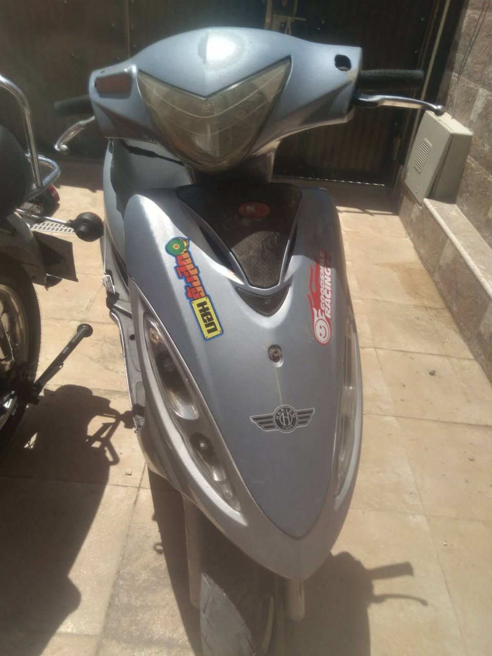 سلام عليكم حبايب كامكو جي فور ماعايزه برغي ودراجه صارلها ٢٧ يوم طالعه من حاويه سعره ٨٠٠ وبيها مجال وين نفحص ***********
