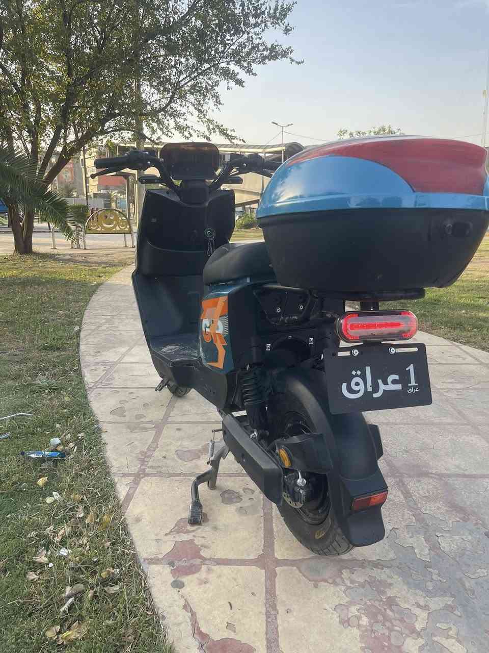 سلام عليكم. دراجه شحن. GR. أم عيون. موديل 2025. بطاريات جدد. سرعه. 60. لايت زينون اضائه LED. بريك دسك  بصمه. تشغيل عن بعد.  او تشغيل عبر نضام كارت NFC  نضام حمايه سرقه. حساسات شاشه ايباد تجي وياه سويجات 2 او بصمه 2. او كارت تشغيل   دراجه كامله.  سعر.  400 الاف. بيه مجال.بسيط. مكاني بغداد رقم.  ***********

