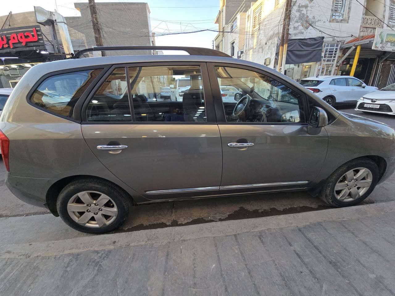 كيا كارنز 2009 خليجي محرك 2000 مكفولة فقط شخوط خفيفة
السعر 105 ورقة 
هاتف ***********

