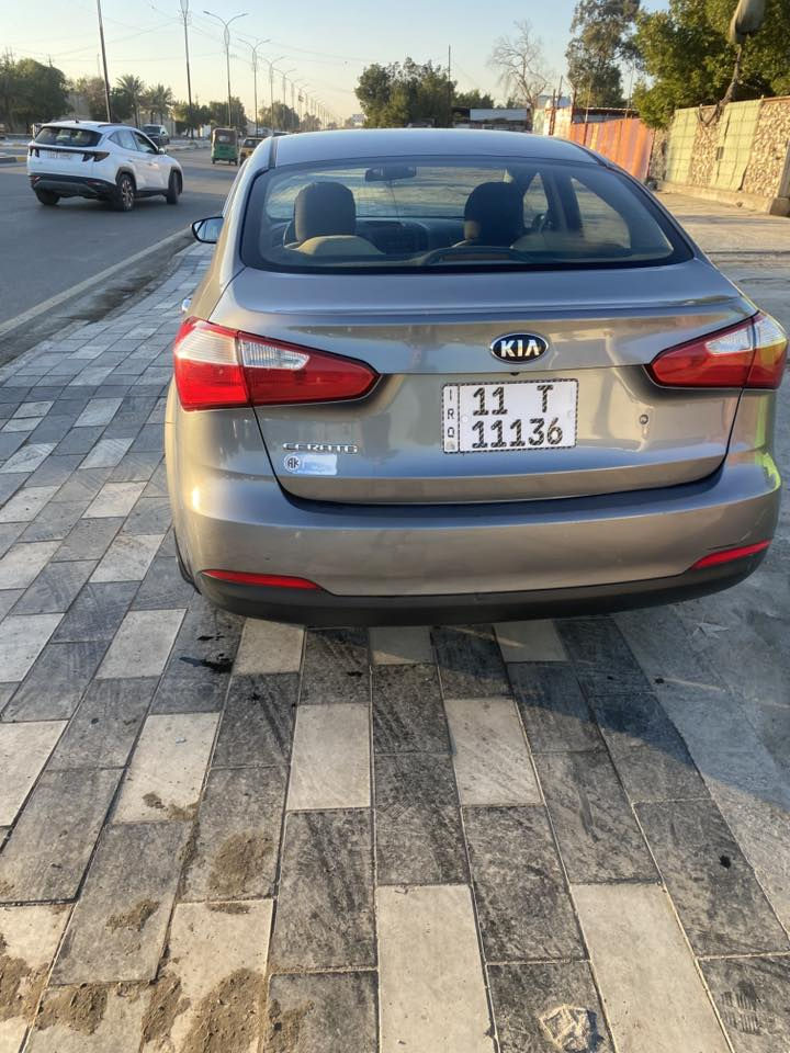 السلام عليكم سيراتو 2016
ماشيه 81 
السياره مكفوله من الصبغ فقد مكانين بارد وبيها رصعات حالوب وبيها خدوش مامسويهن ومكينتها مفتوحه مبدله رواجز 
هاي تفاصيلها كامله 
مكاني بغداد 
***********
