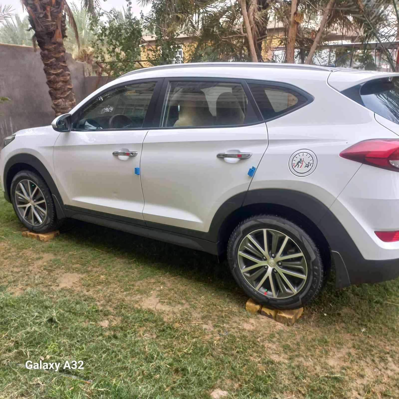 السلام عليكم توسان 2016خليجي كوري سايدبريك بالقدم مكفولة من تبديل وباردماعدا كارت قليل جدأ بالبنيداثرتكشير غسل جديدة جدأ رقم بغدادانكليزي الدولي الجديدبأسمي سنوية لغاية 2030 ماشية 133kmمحرك كيرعلى الشركة مامفتوح بي برغي شرط الفحص سبيرمانازل استخدام نظيف السعر168مكان بابل للاتصال ***********
