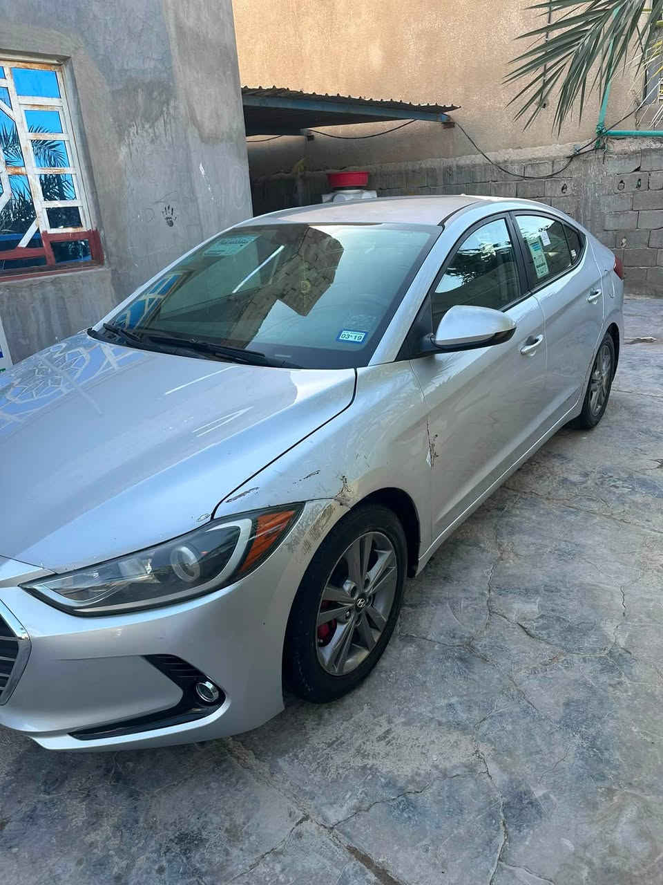 الانترا 2017 امريكي مكينه  2000دوش
السياره كامله من كلشي بيها بارد ونسبة غرق السعر 107$
البصره الزبير للاستفسار 
***********

