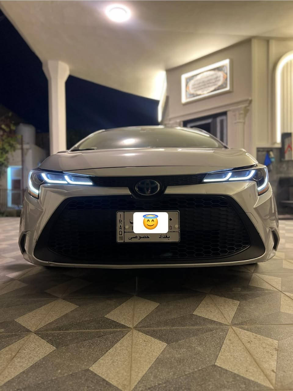 السلام عليكم
كورلا موديل 2022 وارد امريكي هايبرد مواصفات LE شاشة كبيرة  بصمة تشغيل دخول ذكي رادارات جانبية رادار أمامي توقف ذاتي لايت امامي ليد سايد بريك بصمة كاميرا خلفية دوارة EV MODE /MODE DRIVER/ AUTO HOLD 
رقم بغداد بأسمي ماشية 124  الف كيلو ضررها باب السائق والباب خلف السائق  ونص الچاملغ الامامي ايرباك بردة فقط بدون شواصي بدون تكم فقط حادث خارجي 
*ملاحظة بيهة بارد بذيل الجاملغ الخلفي الايسر 
بچم كبس شركة  كهربائيات گير محرك بطارية كلها على البلاد شرط
السعر 139 ورقة وبيهة مجال بيع مستعجل 
للإستفسار :- ***********
