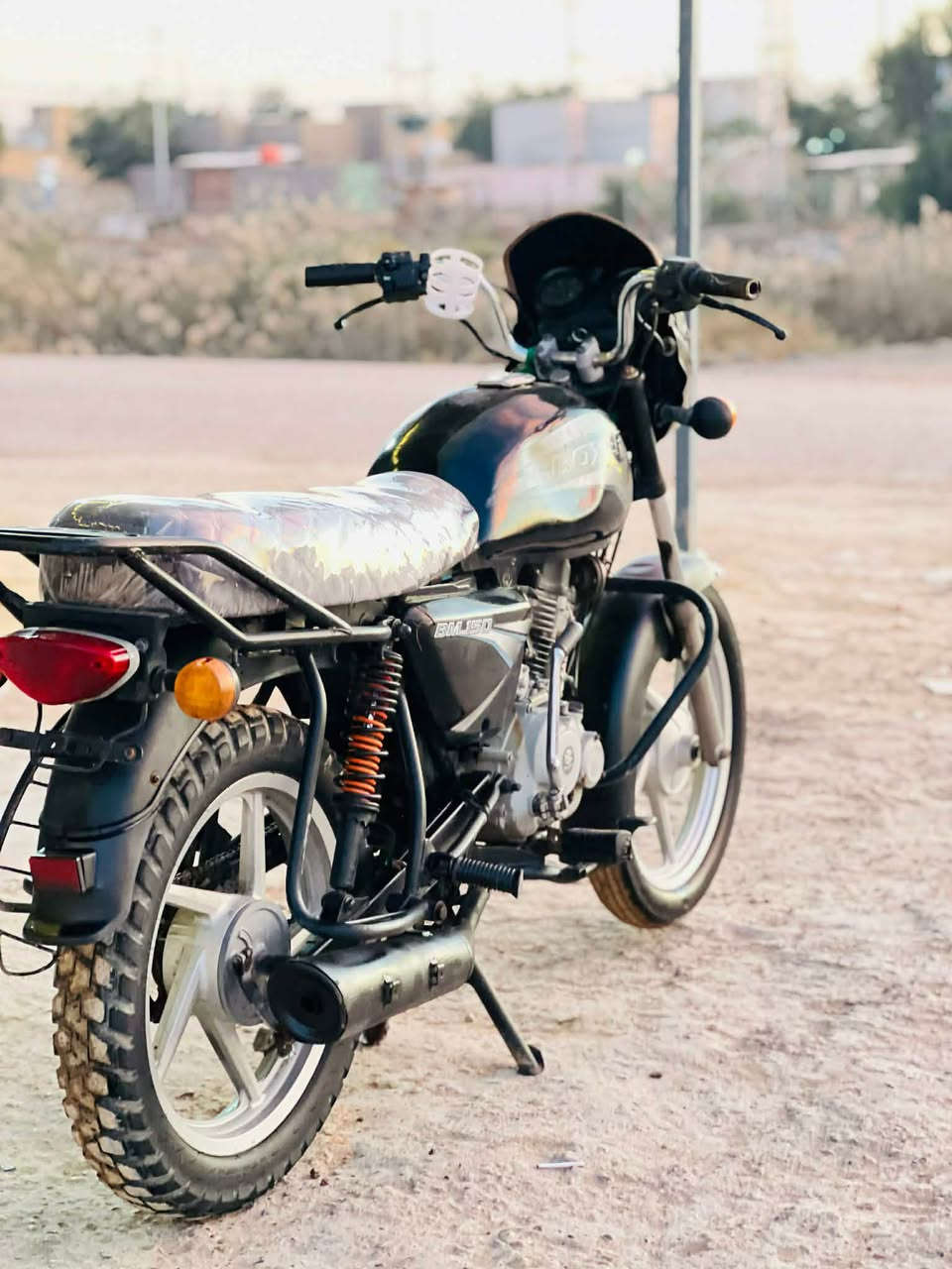 سلام عليكم دراجه بوكسر اللبيع موديل 2018اوراق مكفوله محرك لايبخر لاينقص كهربائيّات شغاله 5كير ترهم*********** الإتصال مكان ديوانيه عفك ما توجد خاص سعر 600 وبيه مجال
