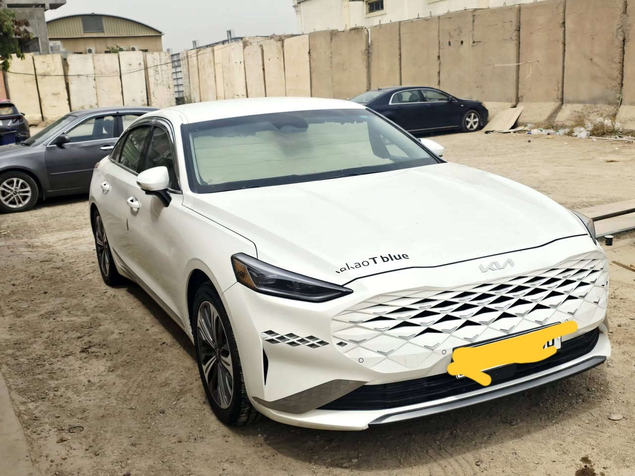للبيع او مراوس K8
 موديل 2023
وارد كوري غاز فقط خط واحد لون ابيض
حره رقم قادسيه تحويل مباشر 
بيع او مراوس حسب القناعه 
السيارة كفالة عامة 
بيهة سونار

المواصفات
گير ماوس
درايف مود وضعيات قيادة
سايد بريك بصمة 
 خاصية الجنطة الذكية
دخول ذكي ترحيب
( البصمة)
شاشة كبيرة فول مواصفات
 كامرة خلفية مع الاحساس الخلفي
لايت زنون ابلادي 
تبريد شاشة لمس
 رادار امامي مع خاصية البريك قيادة شبه ذاتيه
رادار خلفي مع خاصية التوقف
والتنبيه الجانبي يمين ويسار

 كراسي كهرباء الاماميات

تبريد وتدفئة الكراسي الامامية
تبريد قطعتين امامي وخلفي              نظام الخروج عن المسار 
 كراسي جلد 
بردات جانبيه وخلفيه ابلادي 
 نظام مانع الانزلاق

مرايات الجانبية كهربائيه
 مقود جلد حياكة
المرأة الداخلية تعتيم ذاتي 

السعر/ 200
الشراي يتصل 
***********
بي واتساب
