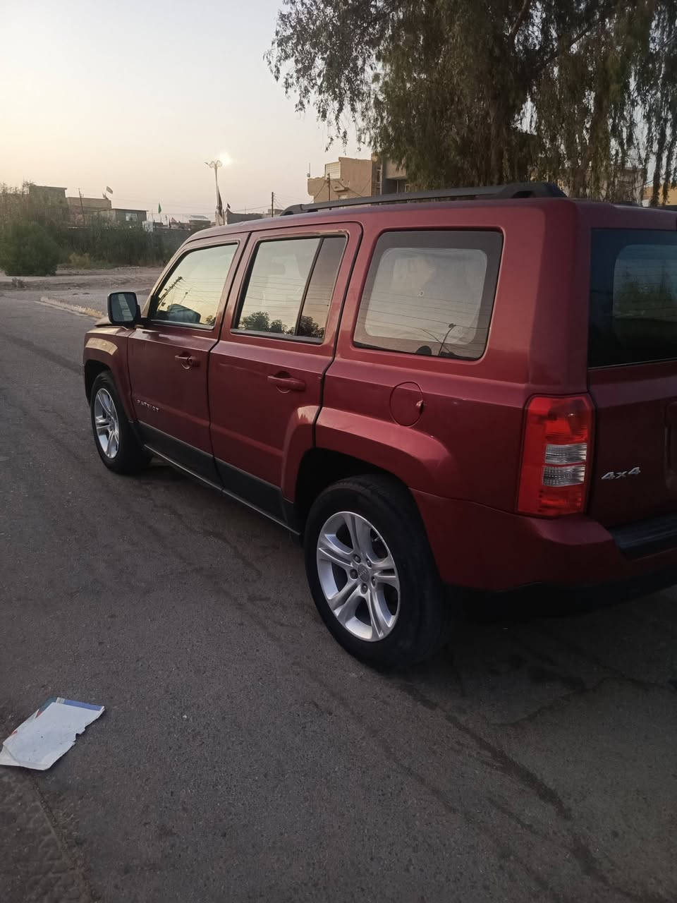 السلام عليكم
ارخص باتريوت بالعراق 
باتريوت 2013 رقم بابل سنويه نافذه مكينه تاير شرط كير بي ضعف  
78وبيه مجال حك الجيه سعره سعر 2008 
للاستفسار اكثر ***********
