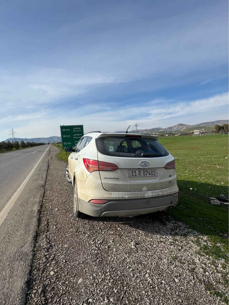 هيونداي سنتافي 2013 وارد خليجي فوول واحد على واحد رقم بغداد انكليزي بسمي سنويه لل2030
 بيه قبق جنطه صبغ وشويه بارد بالجاملغ الخلفي
مواصفات:
-مكينة 6 سلندر  3300
-بصمة تشغيل وبصمة ابواب
-بانوراما طكتين
-7 راكب + 3 قطع تبريد
-تدفئة تبريد كشنات
-خزن كشنات ميموري 
-مانع انزلاق + مانع انحدار
-فور ويل 4*4
-تحكمات ستيرن 4 جهات
-مري شفط + مري قلاب 
-نظام eco الاقتصادي
-سايد بريك دكمه + Auto hold
-بال 120 تدك جرس
-ستيرن 3 وضعيات normal..sport..comfort
-بردات خلفية بلاد
-لايت زنون بلاد
-ترحيب عند الاقتراب 
-كشنات جلد قرميدي + اني مخلفهن
-ثلاجه بالجكمجه
-زراك لايت +دبل كشاف
-الكشنات الاماميه كهرباء
-شاشه بيه GPS و بلوتوث وكامره اصليه
شادله باتري جديد ودبلات و دسكات امامي وخلفي جدد وفيت بم جديد مكينه بلاديه
شادلها تخم تايرات جديد
سياره ما عايزه شي مال جناي 
مكاني بابل الهاشمية
 #سعررر 179 $ وبيها مجال
***********
*********** هاشمية, بابل
