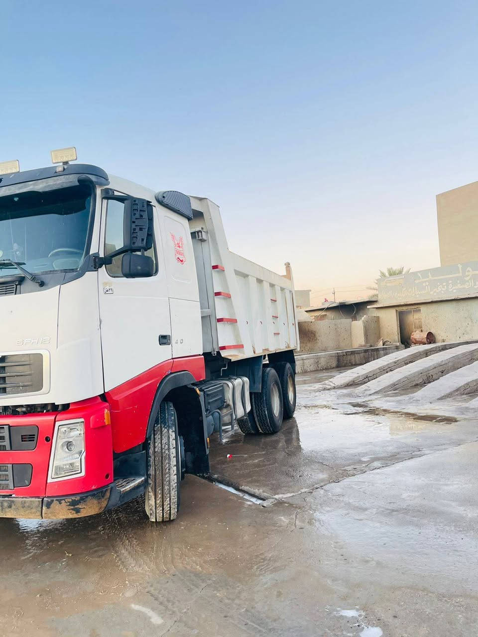 سلام عليكم 
للبيع فالفو 2005 شيطاني مجموعه شفت دائريه 
ذرعتها 15 متر ونص
 كلها بالشرط گير 3*3 شرط التحويل
  سنويه نافذه 
طخم تاير جديد 
السعر المطلوب  325 ورقه وبيها مجال 
مكان السياره صلاح الدين بيجي 

‏‪***********‬‏
