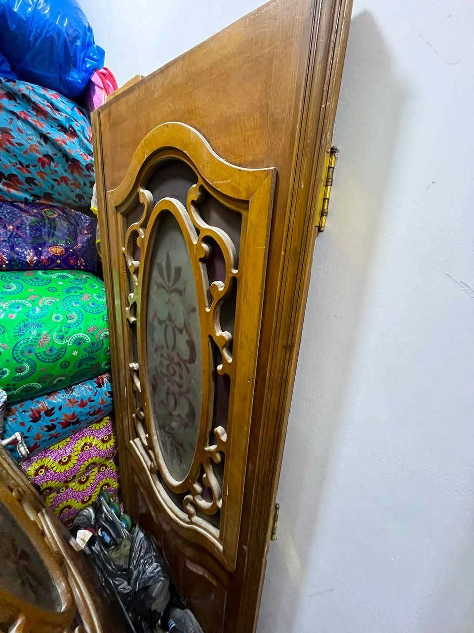 السلام عليكم باب خشب تفصل الأصلي للبيع الاستفسار عله هذه ال
@***********
