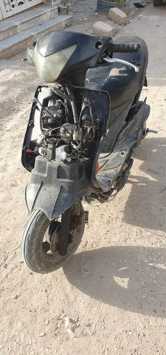 سلام عليكم بيع مستعجل مو شراي لتعبني اخيك كامكو جي فور دراجه حاويه نقص كفرات مكينه برغي ما مفتوح منه علفحص شرط صاروخ رونه ذا ما دك ١٠ لتاخذه نقص باتري ب٢٠٠ الف مكاني عسكري كبل نجف رقمي ***********
