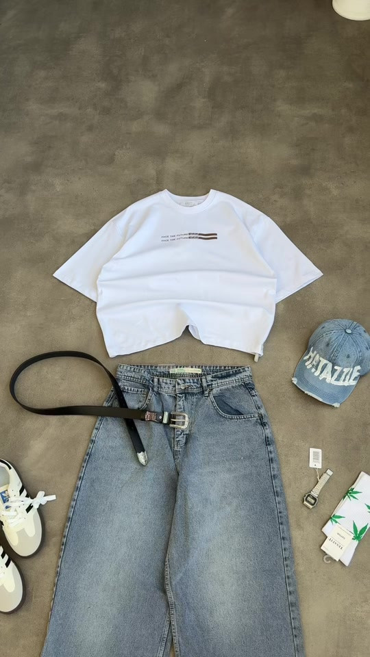 👕 تيشيرت كروب (Cut) 💰 السعر: 15,000 د.ع فقط ✨ خامة ممتازة وكوالتي عالية ✨ قالب كروب (Cut) عصري ✨ خياطة متقنة 👖 بنطرون جينز ماركة G8 💰 السعر: 25,000 د.ع 🧥 حزام متوفر 💰 السعر: 8,000 د.ع 👟 حذاء متوفر 💰 السعر: 18,000 د.ع 📏 القياسات المتوفرة: من S إلى XXL 📩 للحجز والطلب: يرجى المراسلة إنستقرام او الواتساب *********** ولضمان سرعة الإنجاز، نرجو إرسال: 📞 رقم الهاتف 📍 العنوان ⚖️ الوزن 📐 الطول ليتم اختيار القياس الأنسب لك بدقة عالية. 🚚 خدمة التوصيل: • داخل كربلاء: 3,000 د.ع • باقي المحافظات: 5,000 د.ع 📍 موقعنا: كربلاء المقدسة – حي العامل سوق الوسط – المنطقة الرابعة قرب سنتر ألف دينار 🏢 مجمع أزياء واحد كربلاء #ملابس #كربلاء #fyppppppppppppppppppppppp #ستايل #explore 
