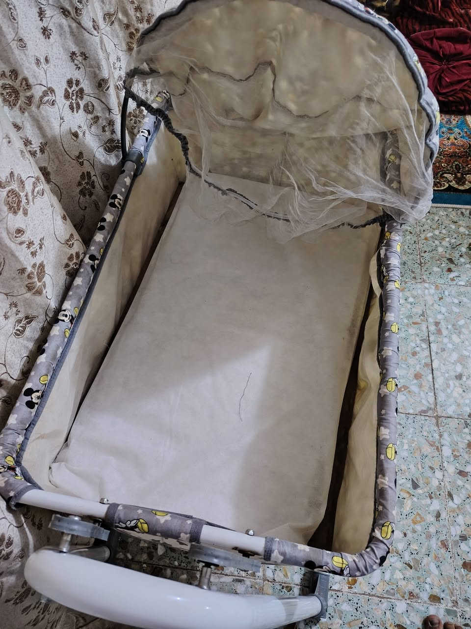 سلام عليكم. ✋💥✋💥✋. َ.. كاروك مستعمل شي قليل. نضيف كلش كلش  نضافه كدام العين. سعره 25  مكاني بغداد حسينة مال راشدية قرب عمارة حمره رقم هاتف فقط واتساب ***********
