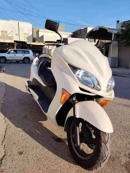 دراجه فوزه للبيع 09 كرستال
***********
كير شغال دراجه نضيفه مكينه خير من الله
تايرات جدد بريكات جدد دهن الالماني بالمحرك
