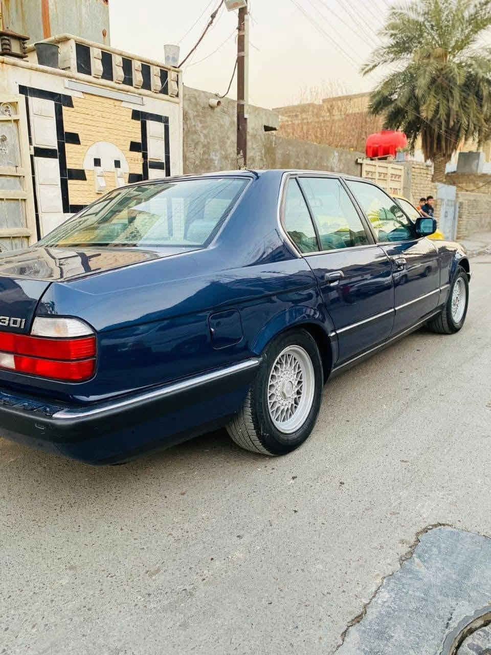 السلام عليكم BMWلبيع
موديل 1992رقم بغداد دولي
مكينه 8Vاصل كير عادي 5نمر 
صدر امامي خلفلي جديد اكسل جديد3/23 درايم جديد كاردن جديد باتري جديد نوزل بلك دايفروم ايسي تبيس جديد تخم تاير جديد ويل خليه اصلي خمسه دبل ايرباك سعرهه 72وبيهه مجال قليل 
*********** سجاد الكناني
