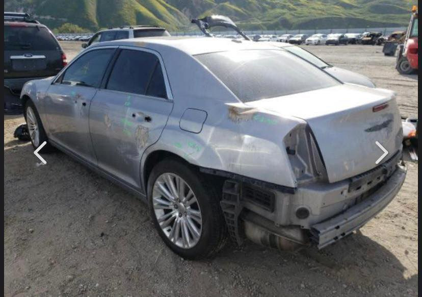 السلام عليكم اوباما 2011رقم بغداد تحويل ثاني يوم سياره ستخدام شخصي لامشتغله خط ولاشي ماشيه 136 مكينه 5700بيع فقط سعر 140وبيه شويه وارد كندي مثل ماموضح بصوره بيه قطعتين صبغ رش فقط سياره دكت جاكوج مابيه امكان بغداد الدوره لشراي يدخل خاص او الاتصال ***********واتساب
