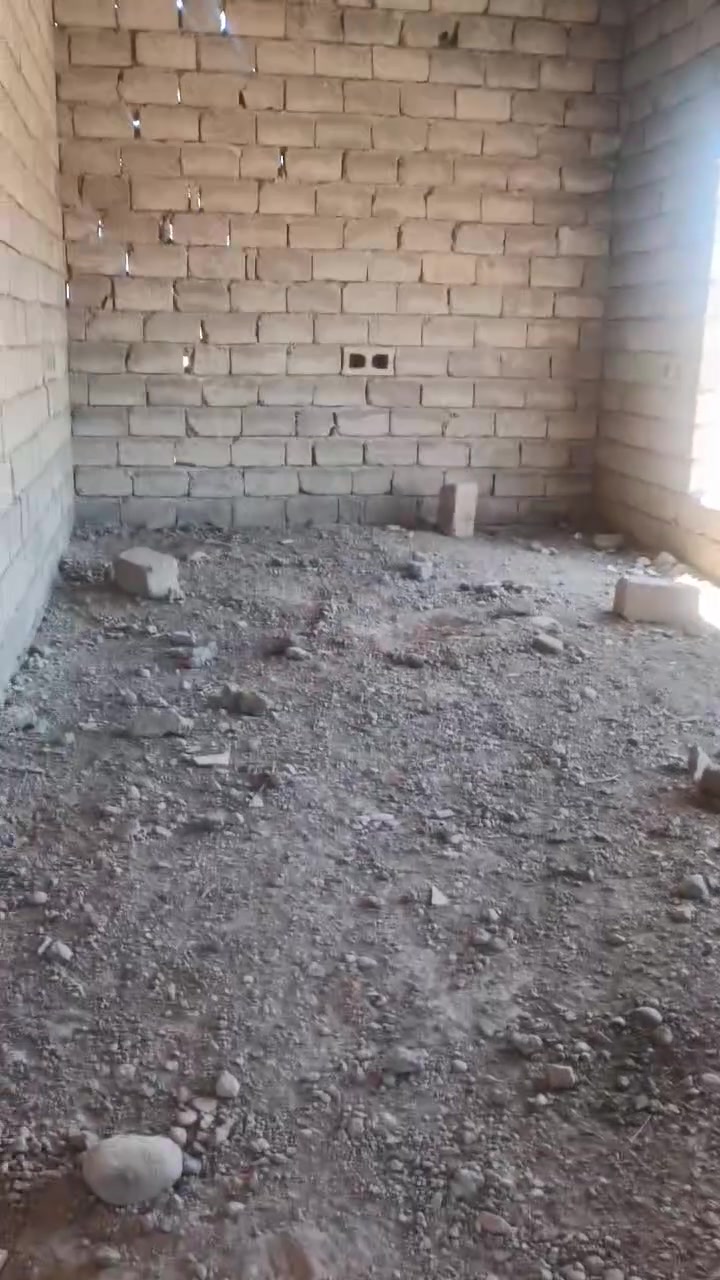 بسم الله الرحمن الرحيم
مكلف بالنشر
يوجد بيت للبيع مساحة الكاع ٦٢٥ م ربع دونم خريطه نظامها طابقين فوك سطح ١٧٥٠ بلوكه
الموقع قرب  ملعب ذنون
وجيران عبدالله العادل 
الاستفار ‏‪***********‬‏
