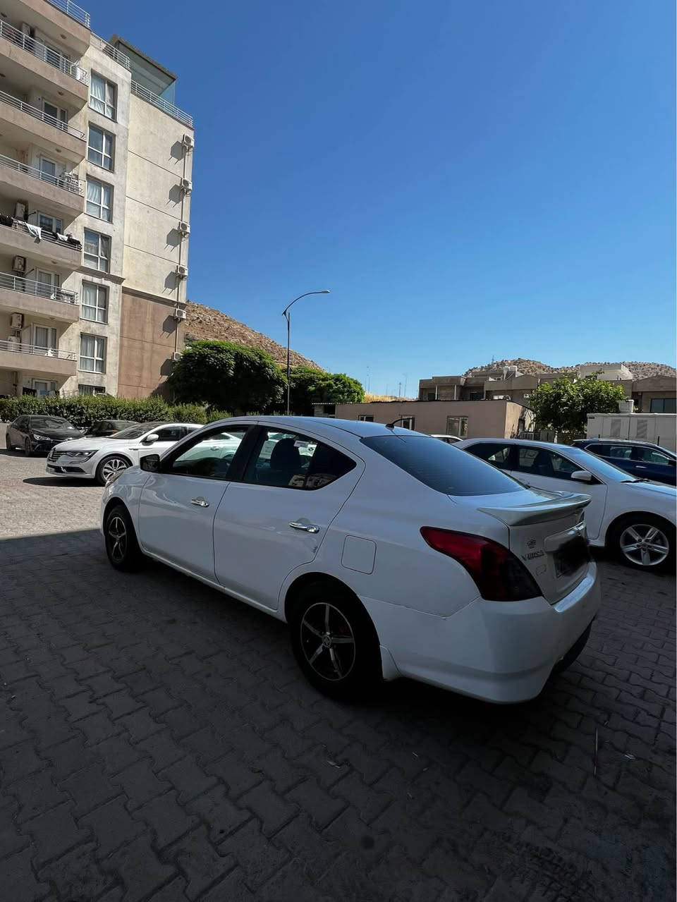 Nissan versa 2016 يك پارجه تبديل شه ريكه رقم سنوي ٢٠٢٧ ٤ تاير جديد٣ دولار خرامه سه ر  گير مكينه شرط*********** دهوك, العراق
