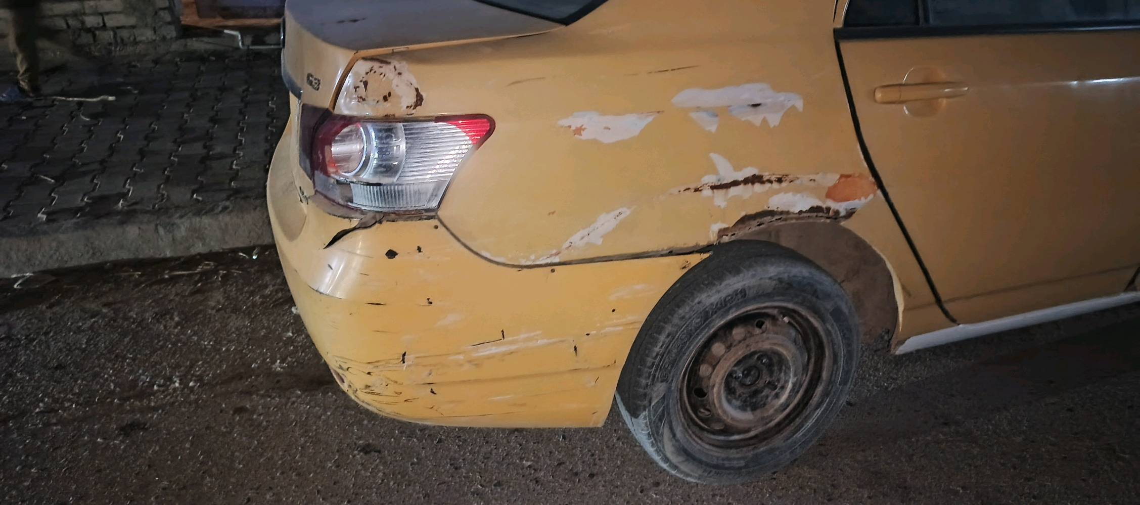 سلام عليكم بي واي دي BYD للبيع موديل 13سياره يرادله ترتيبات بلكهربائيات تعبانه وبيه البوش مال طبله يرادلهن تبديل والمشط مال ستيرن سعر 22وبيه مجال وعليك الغرامات 950شلون تريدون نتفاهم بلخدمه مكاني بغداد جسر ديالى وتحويل موجود الي اشتريته منه بسلمان باك وراعيه بلكاظميه محرك وكير عادي  مال ميسوبيشي ياباني***********