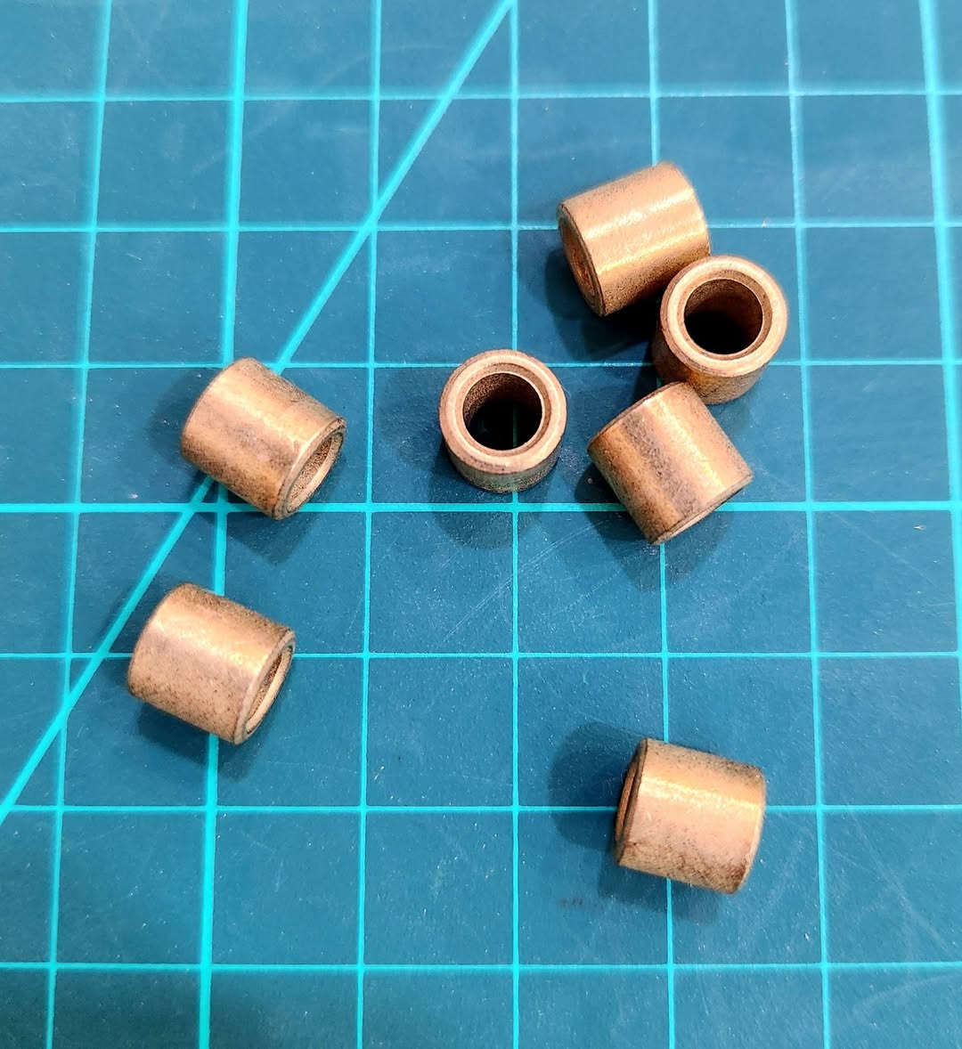 متوفر براغي ,M2,M3,M4
قياسات متنوعه و بعده انواع
سن خشن نجاري و سن نت
مع نت m2,m3,m4
نت قفل m2,m3,m4
تستخدم لربط قطع الطباعه وعمل المفاصل
بالاضافه الى براغي m3 بأطوال مختلفه تصل الى ١ متر 
اسعار منافسه و للاستفسار اكثر التواصل ***********
