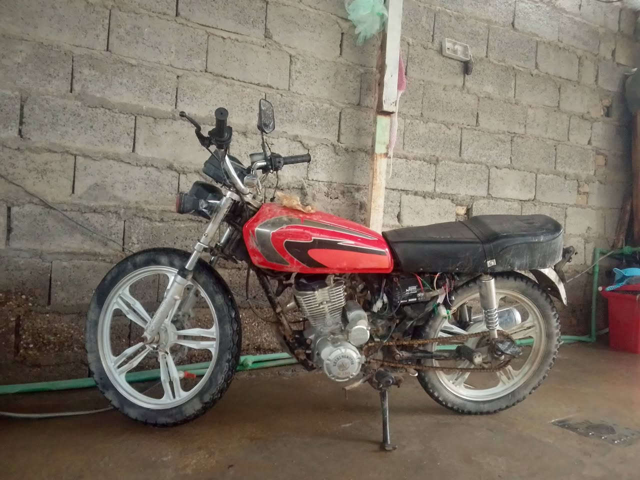 السلام عليكم دراجه ايراني 5 جير رايدها ب 225 مكاني بغداد دراجه تشتغل امانه الله ورسوله


**إذا كنت صاحب هذا الإعلان وتريد حذفه لأي سبب، رجاءا أرسل رسالة إلى الدعم الفني**