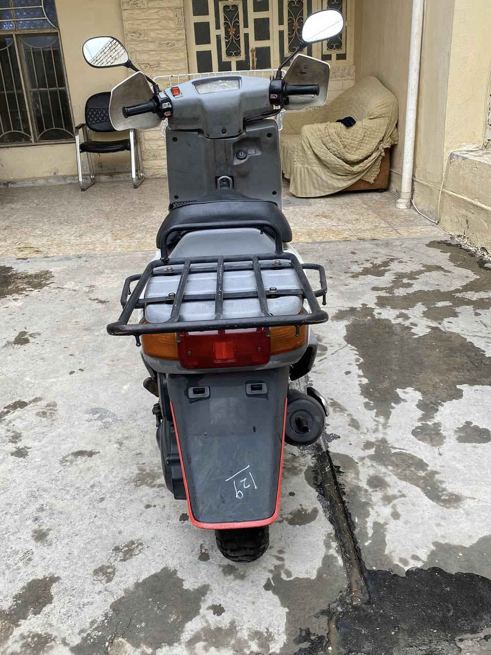 السلام عليكم دراجه بيكم للبيع دراجه جديده معدل ٦٠ كفرات اصلي ضمان شرط محرك ممفتوح ياباني اصلي ربع مذب عليهه جاهزه من كلشي سعرهه ٦٧٥ بيهه مجال جداً بسيط مكان الصليخ *********** واوراقهه موجوده
