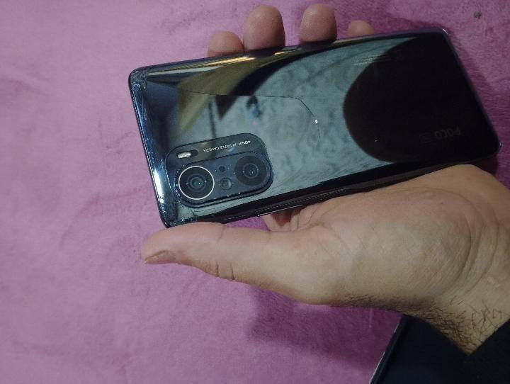 السلام عليكم بوكو F3 ذاكرة 256ورام8 شحن سريع 
بطاريه 4500 بوبجي 90 فريم مكفوول فقط فطر بسيط بالضهر بيع او مراوس مكاني حله


**إذا كنت صاحب هذا الإعلان وتريد حذفه لأي سبب، رجاءا أرسل رسالة إلى الدعم الفني**