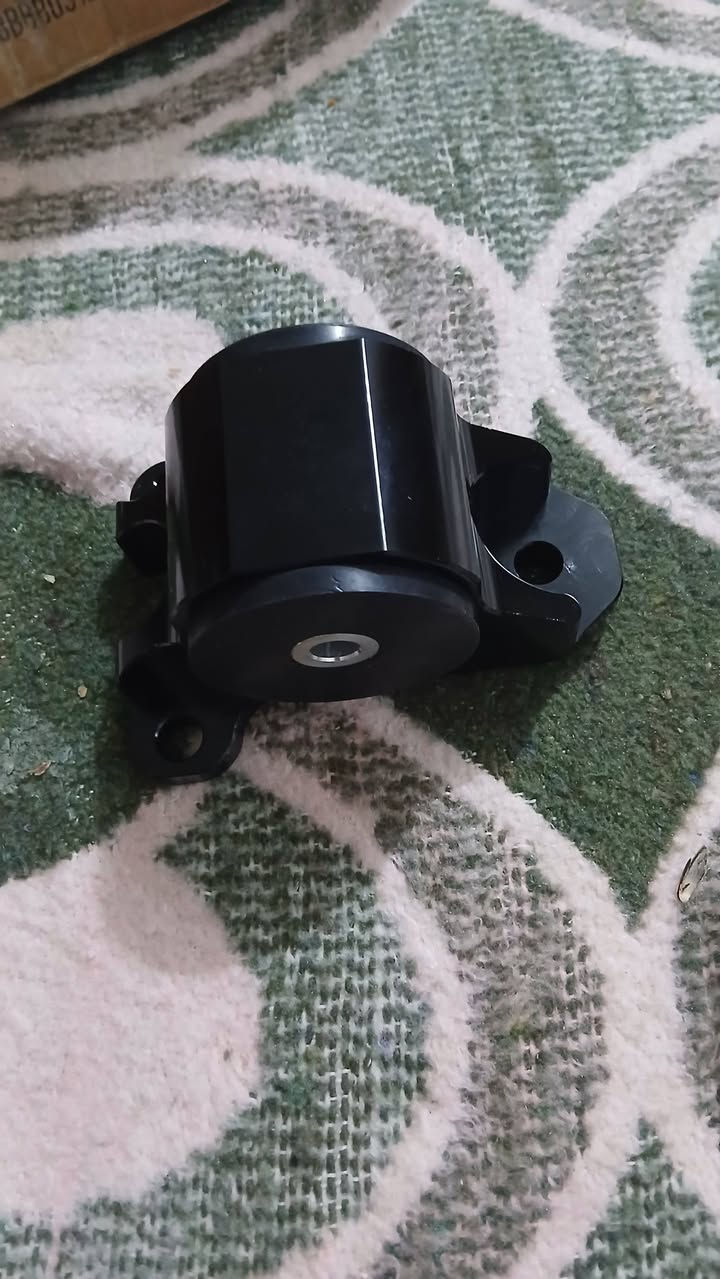 السلام عليكم طلعتلي غراض هوندا سيفك صدر امزون درجه اولى اصلي الاتصال على الرقم ***********  واتساب او ***********
