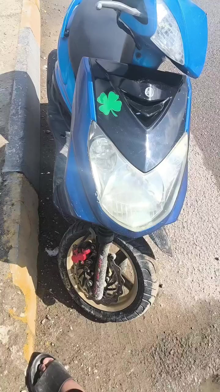 السلام عليكم دراجه سكنس فحل دراجه نازل دراجه رامبه كلتشات رياضي سعر 550 ام الكبرد الرقم ***********
