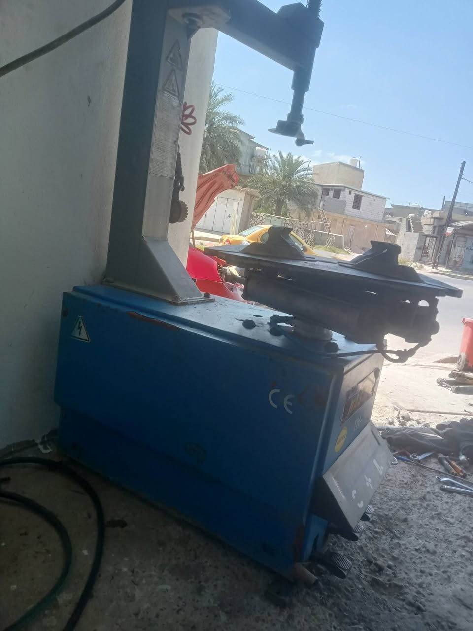 السلام عليكم خالعة حجم 24 للبيع تاخذها كبل تشتغل بيها خير من الله شغلها مكان بغداد الزعفرانيه ***********
