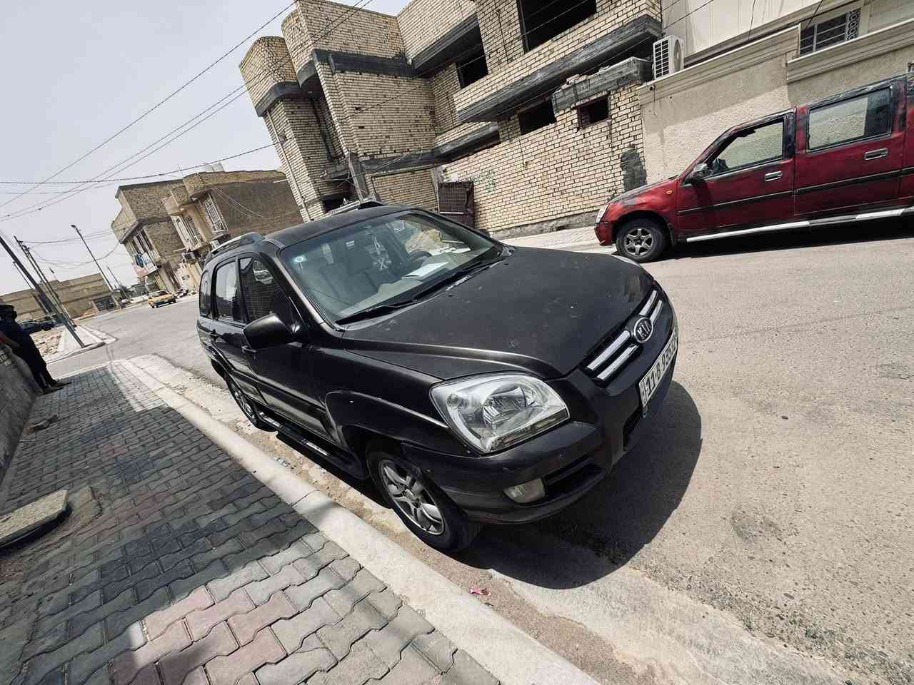 السلام عليكم 
سبورتج2009
خليجي 
محرك 2000
السيارة غاز وبانزين 
شديتلها منضومة غاز ب٦٥٠الف 
ودوشمة جديدة 
وادامة للتبريد هستوني كملتها 
السيارة انضربت باب الخلف السائق وبدلتها وبيها شخوط بسيطة تتكحل بلكارت 
السعر ٩٥ ورقة 

اتصل واستفسر اذا تحب ***********
